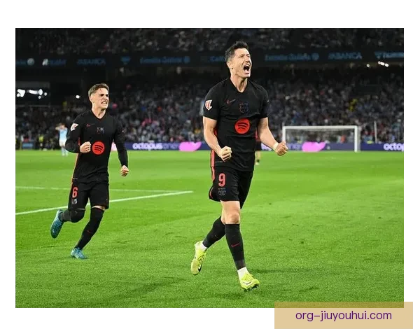 卡萨多精准直塞助攻精彩瞬间引领比赛节奏