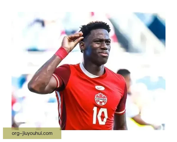 曼联官方确认签下博洛尼亚前锋齐尔克泽锋线补强引发球迷期待话题热