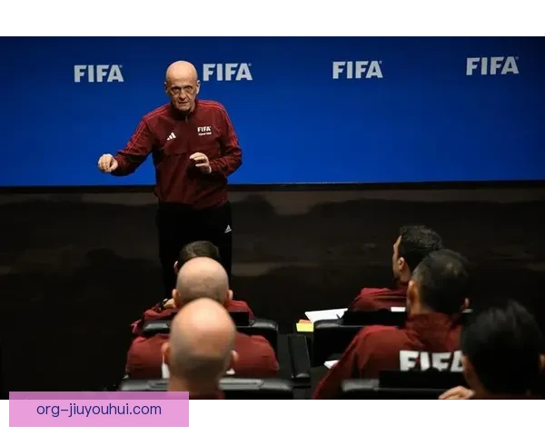 本泽马回归法国国家队首秀表现惊艳引发广泛关注